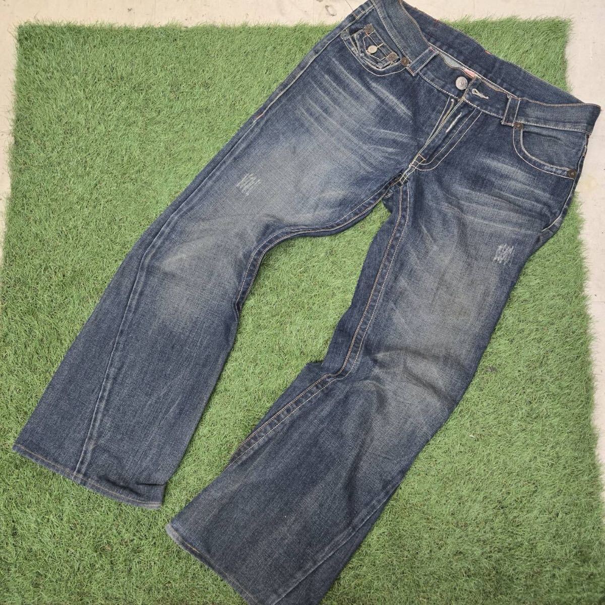 TRUE RELIGION JOEY 34X33 ブーツカット デニムジーンズ USA製 裾ダメージ 色落ち 中古【希少】 現状品／1円スタート_画像3