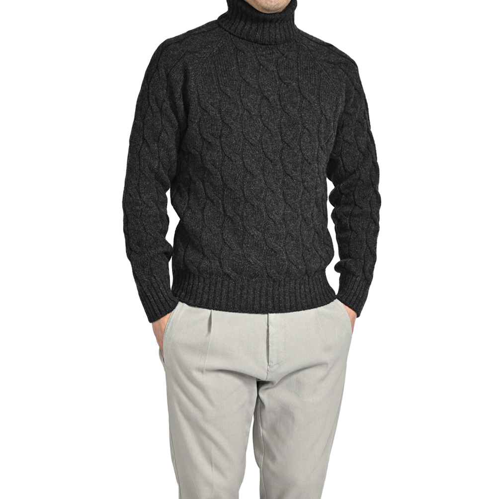 新着 新品 グランサッソ GRAN SASSO ケーブル編み 秋冬 ニットセーター タートルネック ミドルゲージ 長袖 グレー 414063-50_画像9