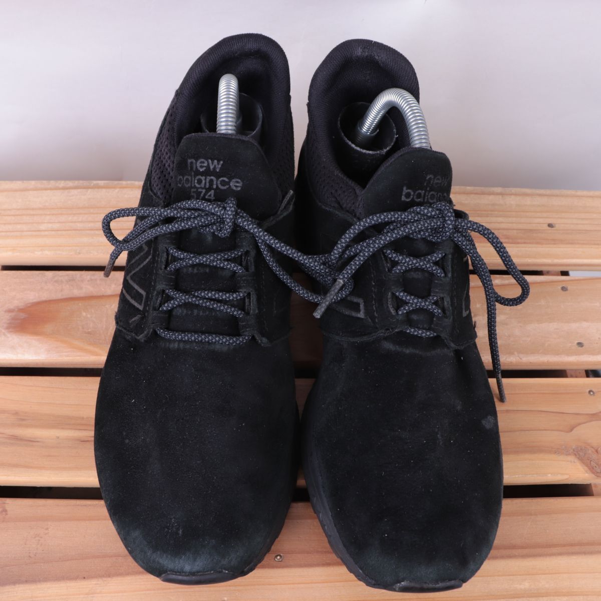 z3857【574】ニューバランス US8 26.0cm/黒 ブラック スウェード生地 newbalance メンズ スニーカー 中古_画像2