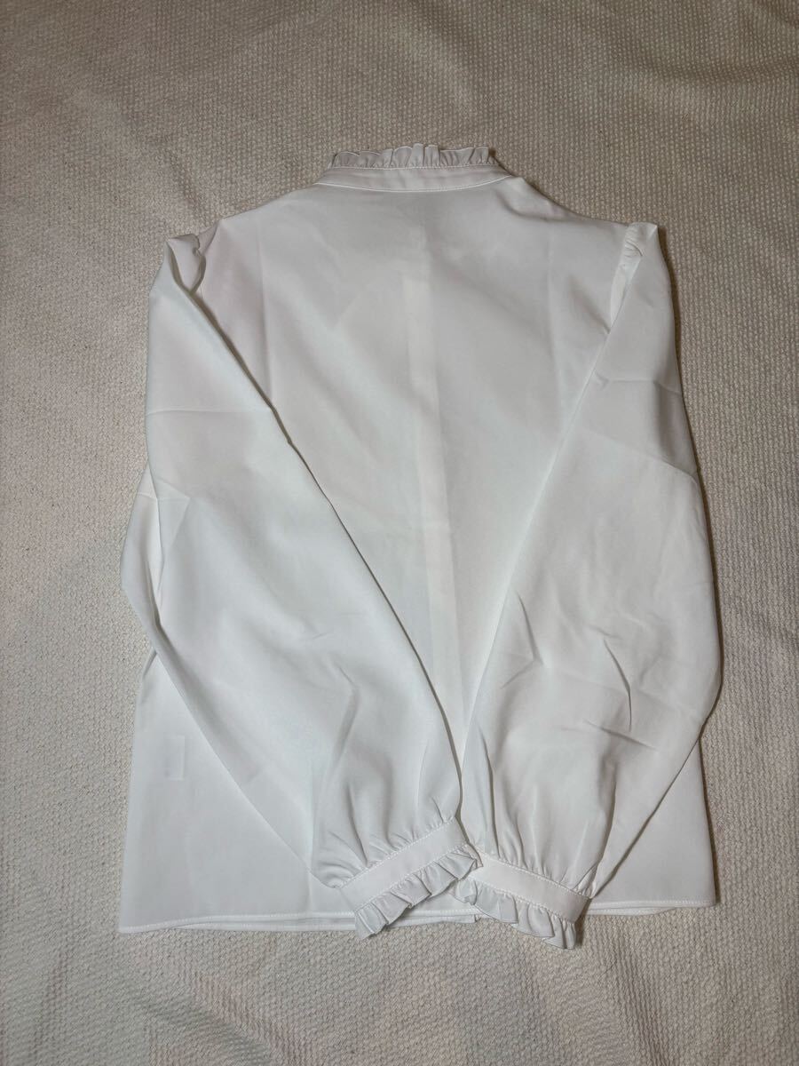 フォーマル 白長袖ブラウス 150cm リボン着脱可能、形状記憶_画像2