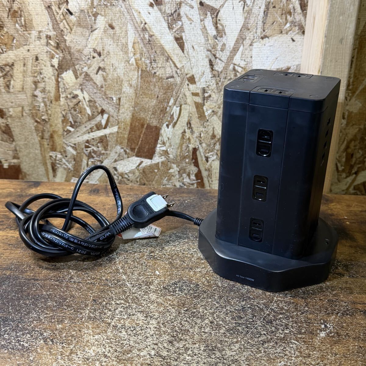 ELPA タワー型電源タップ WBS-TW1204USB インテリア 中古品_画像1