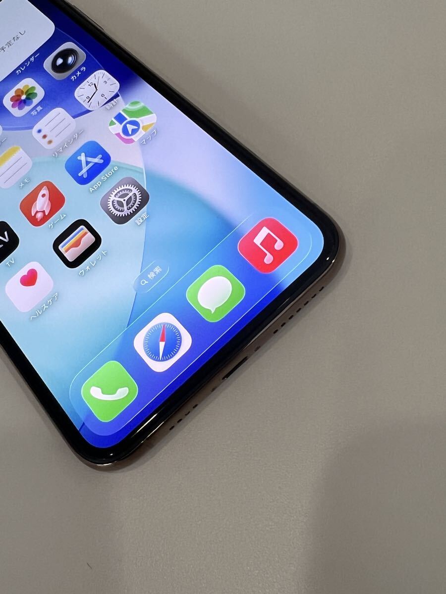 送料込み【未使用品】 iPhone11 Pro 256GB SIMフリー ゴールド 新品未使用 本体のみ_画像3