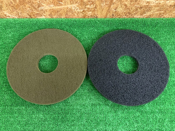 【未使用品】3M？　ポリッシャー用フロアパッド4枚セット　13インチ(φ330mm)　スコッチブライト　g750_画像3