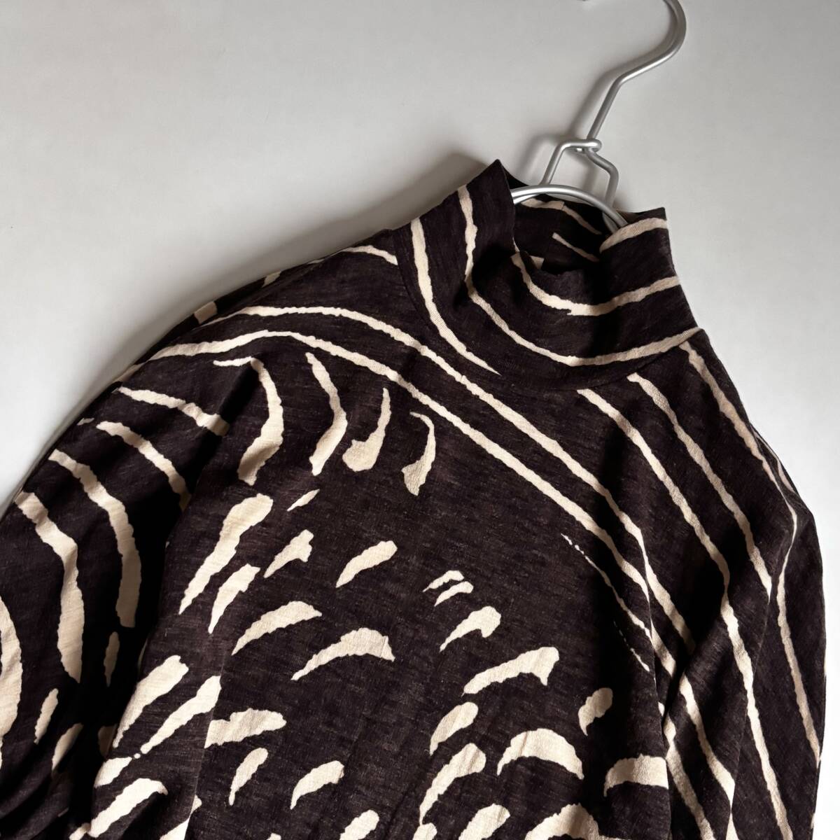 ② イタリア製 マックスマーラ 白タグ maxmara ハイネック カットソー ニットソー 大きいサイズ L_画像2