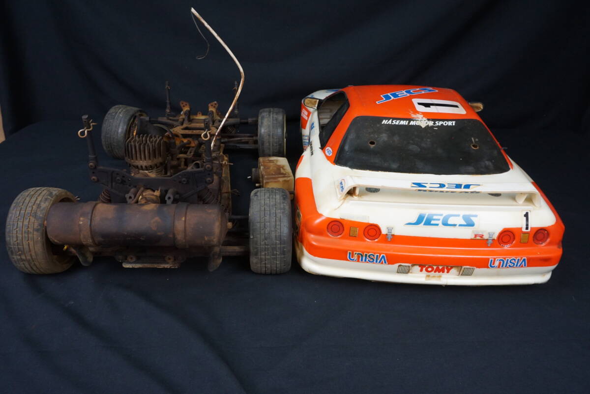 送料込み ジャンク 京商 1/8 エンジンカー ラジコン ユニシアジェックス スカイライン GT-R 車体のみ 動作未確認 現状 21エンジン_画像7
