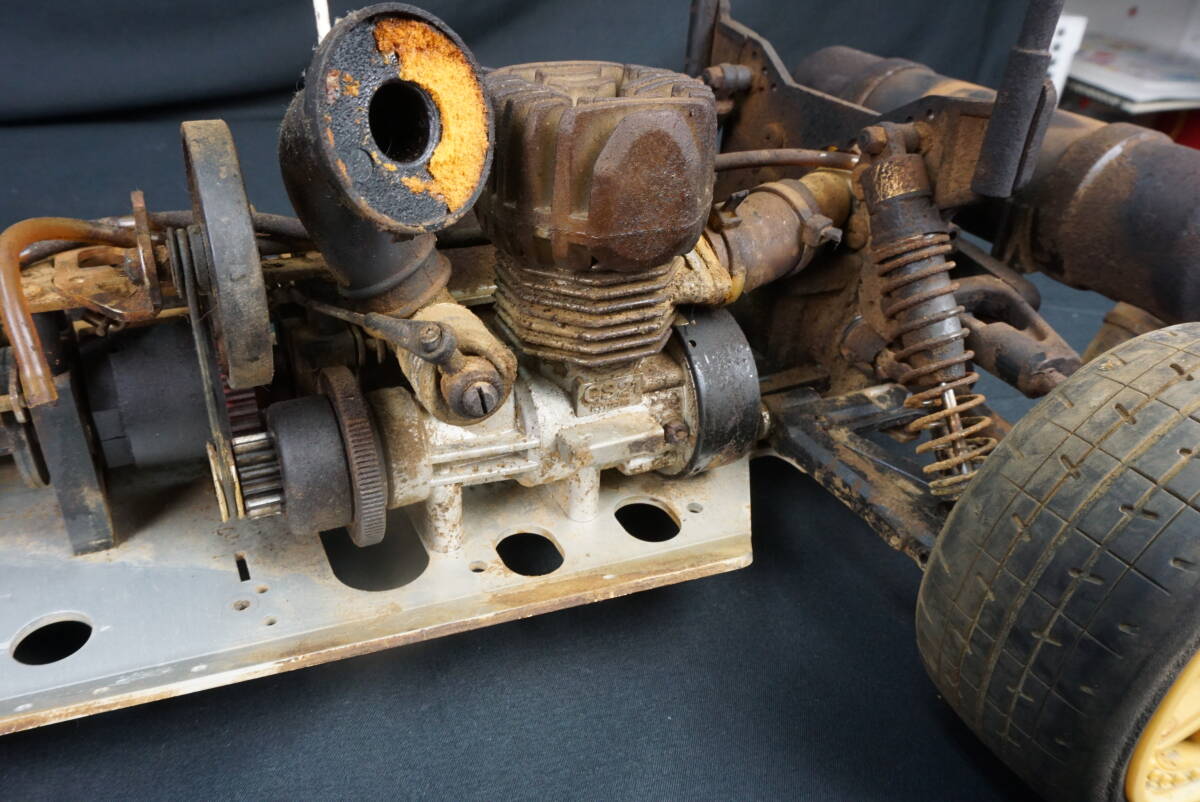 送料込み ジャンク 京商 1/8 エンジンカー ラジコン ユニシアジェックス スカイライン GT-R 車体のみ 動作未確認 現状 21エンジン_画像10