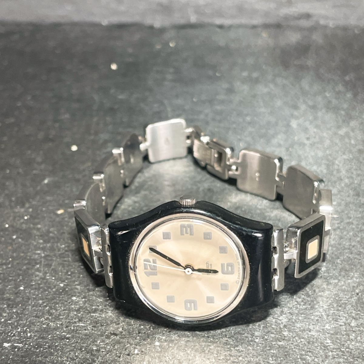 Swatch スウォッチ CHESSBOARD LB160G 腕時計 アナログ クオーツ 3針 ゴールド文字盤 メタルバンド ラウンド ブラック レディース_画像4