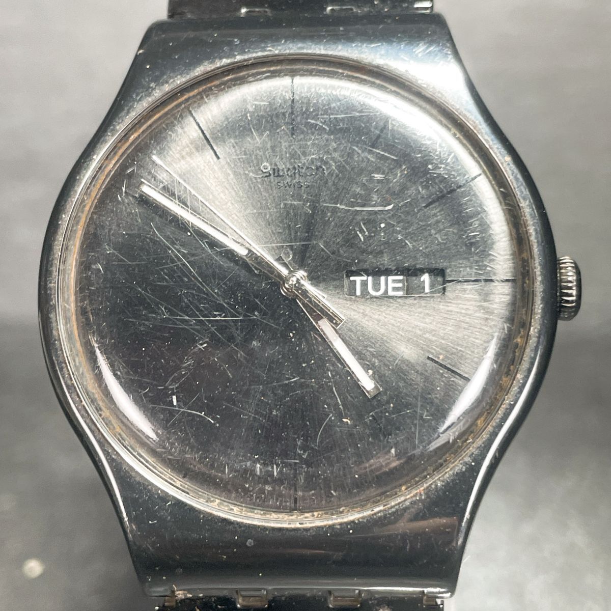 Swatch スウォッチ MYSTERY LIFE SUOB708 腕時計 アナログ クオーツ 3針 カレンダー ブラック 伸縮バンド 新品電池交換済み 動作確認済み_画像1