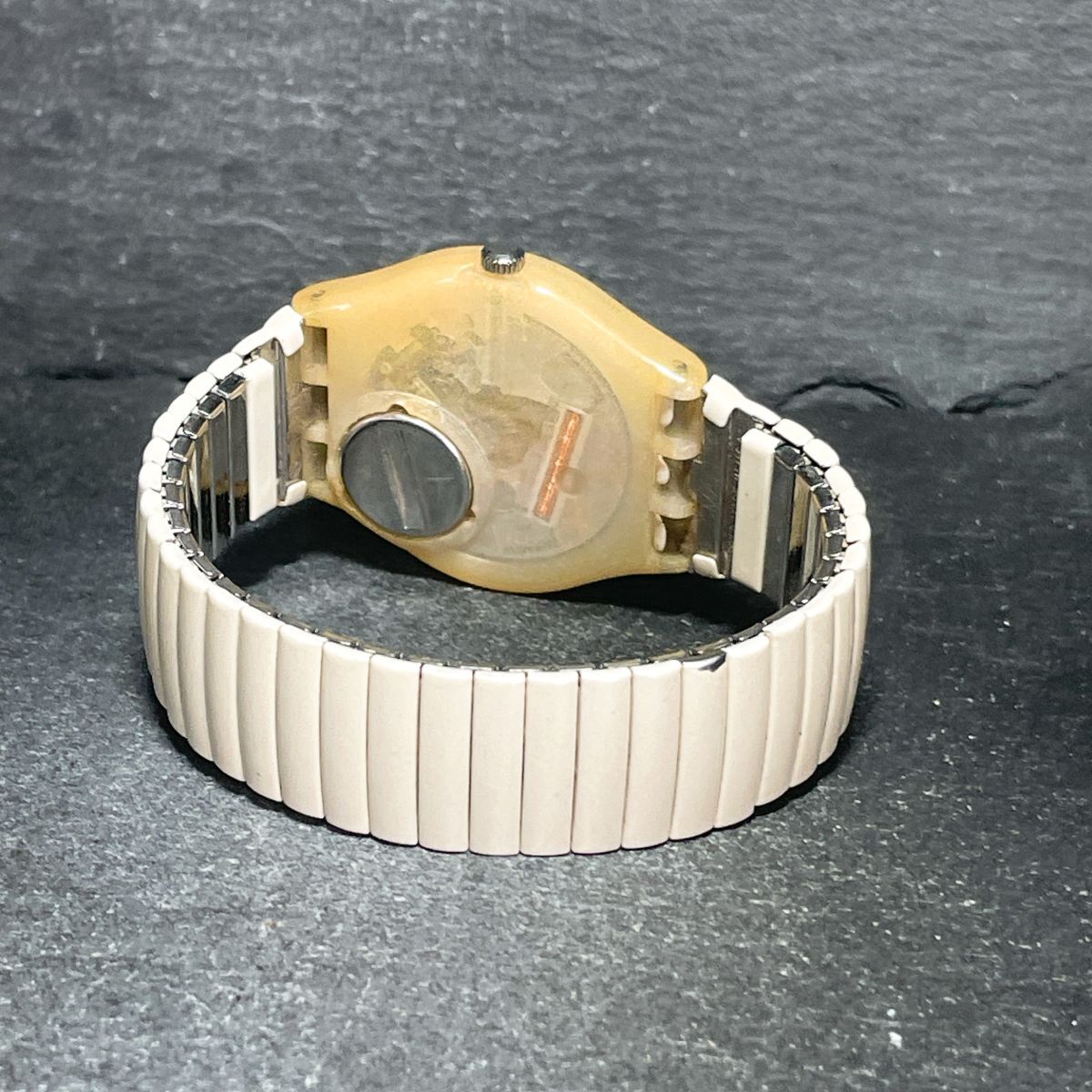 Swatch スウォッチ AG1998 腕時計 アナログ クオーツ 3針 カレンダー シルバー文字盤 伸縮バンド ホワイト スケルトン ユニセックス_画像5
