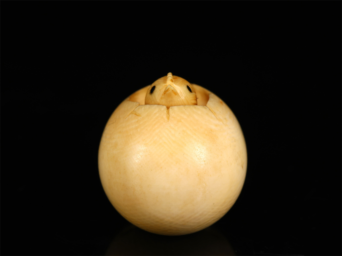 .1411 времена [. месяц .] восточная скульптура яйцо . свободный маленькая птица netsuke ширина 4.3×2.8.