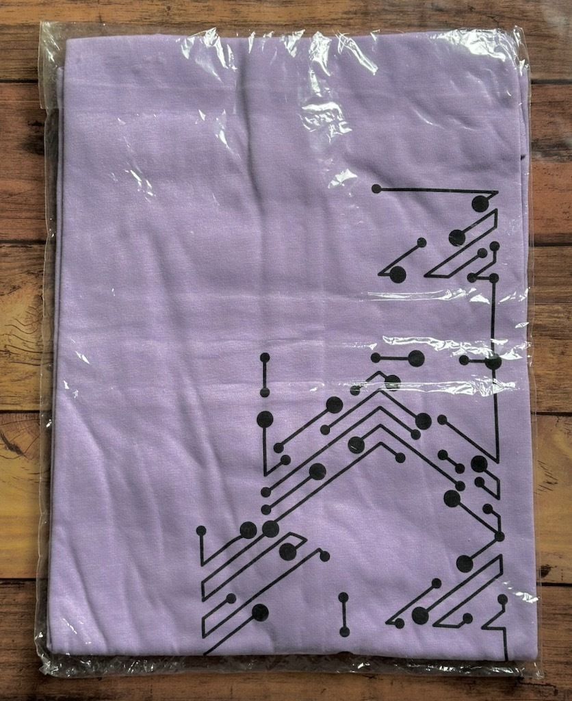 * новый товар нераспечатанный [Perfume WORLD TOUR 3rd] футболка o- Kid XL пуховка .-m(.~ Chan ..... ..)