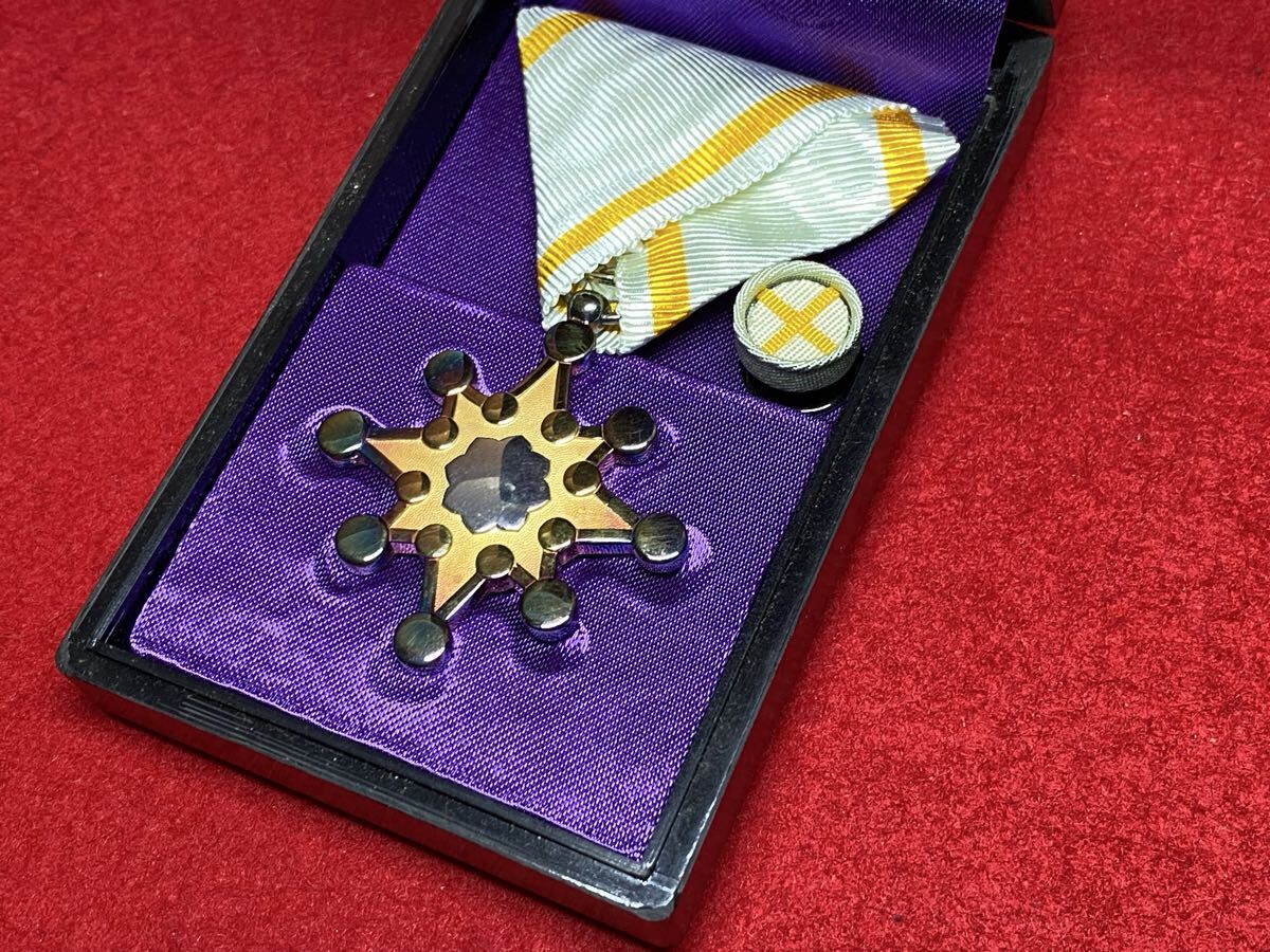 u-5[. 7 и т.п. .. глава ( вместе с коробкой ) ]> серебряный орден знак отличия большой Япония . страна война материалы China полный .