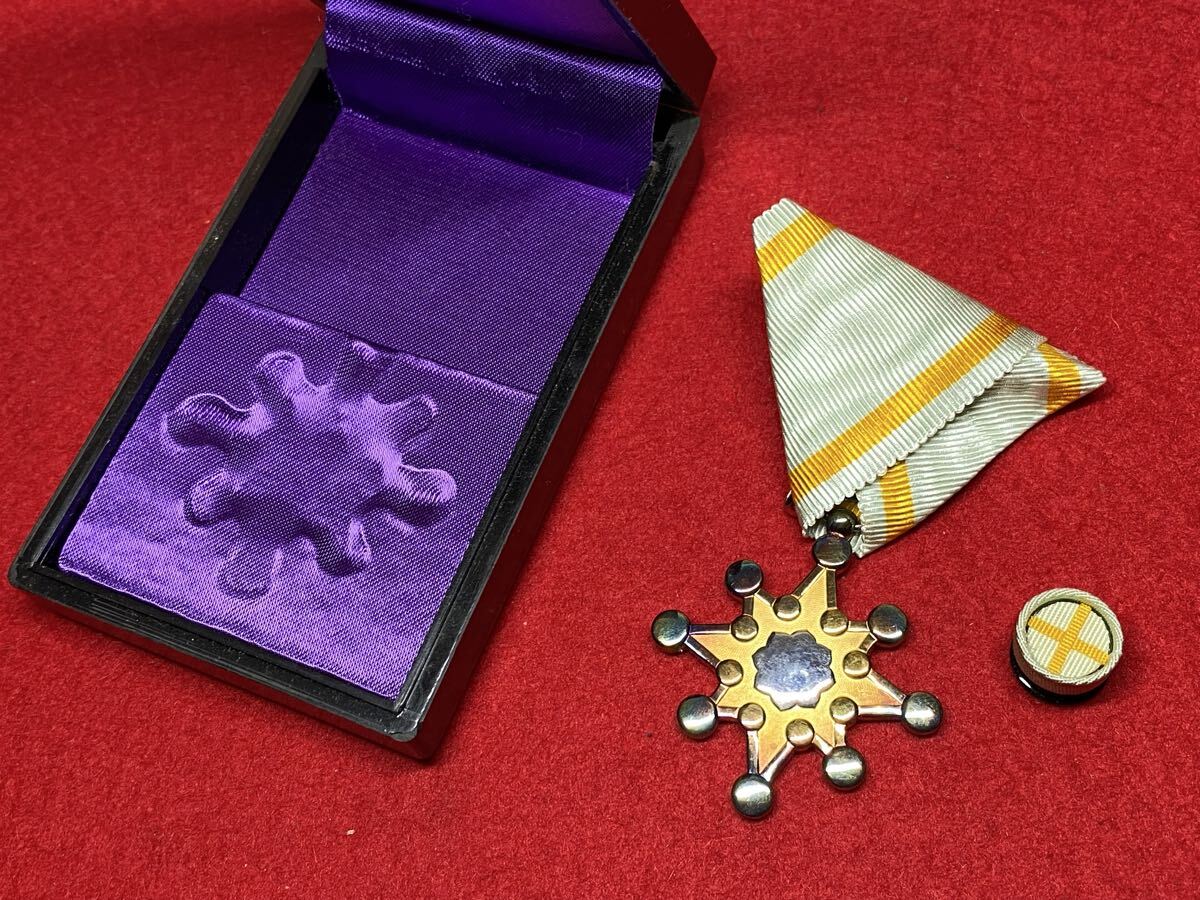 u-5[. 7 и т.п. .. глава ( вместе с коробкой ) ]> серебряный орден знак отличия большой Япония . страна война материалы China полный .