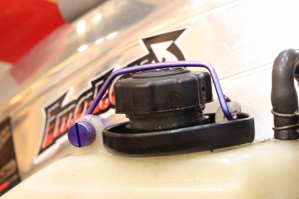 MC21*28 масло крышка лючка бензобака тросик [ можно выбрать цвет! голубой / черный ] NSR250R T2Racing 1 иен распродажа! titanium 