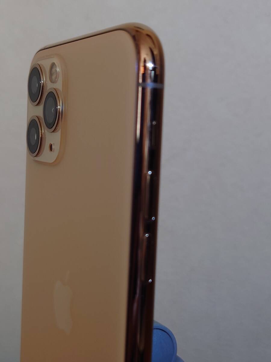 iPhone11Pro 256GB docomo ゴールド　美品_画像4