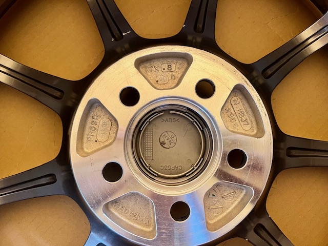 ☆エンケイ ENKEI PF07　17インチホイール　４本セット　インプレッサ・レガシー・エクシーガ・BRZ・８６・プリウスなど　売り切り☆_画像3