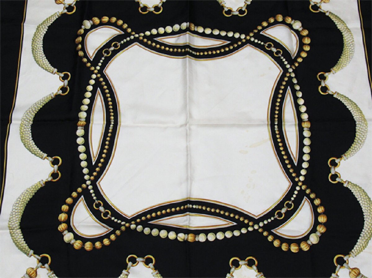 【30%OFFクーポン】カルティエ CARTIER スカーフ プリント 柄 ブラック ベージュ系 レディース 中古_画像3