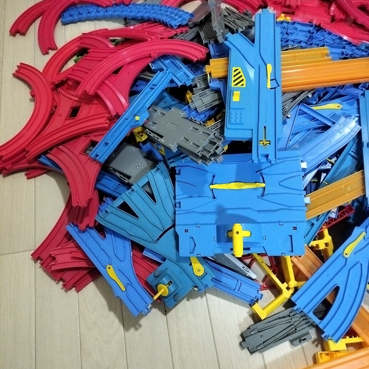 プラレール　レール　ジャンク　大量　 線路　 曲線　直線　 情景パーツ　ポイントレール　橋脚　鉄橋　プラレールアドバンス　架線柱_画像5