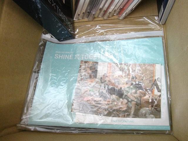 【まとめ売り 中古品】 韓流 TOMORROW X TOGETHER TXT スビン ヨンジュン 他 DVD SHINE X TOGETHER トレカ 15枚以上_画像3