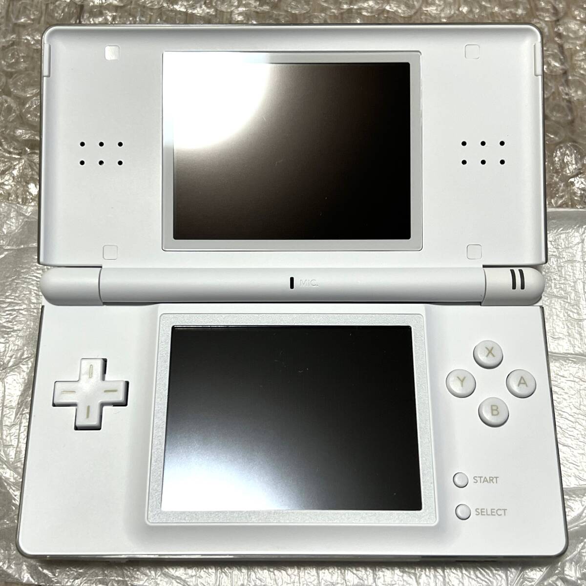 〈新品未使用〉 NDS ニンテンドーDSLite 本体 クリスタルホワイト USG-001 脳トレ NINTENDO ゲームボーイアドバンス対応 GBA DS Lite_画像10