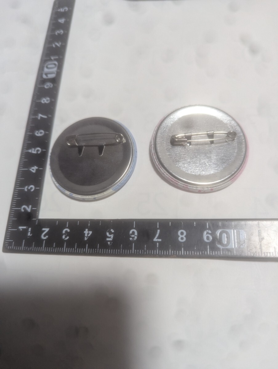 ... лезвие жестяная банка значок не использовался б/у 2 шт. комплект маленький с дефектом ②