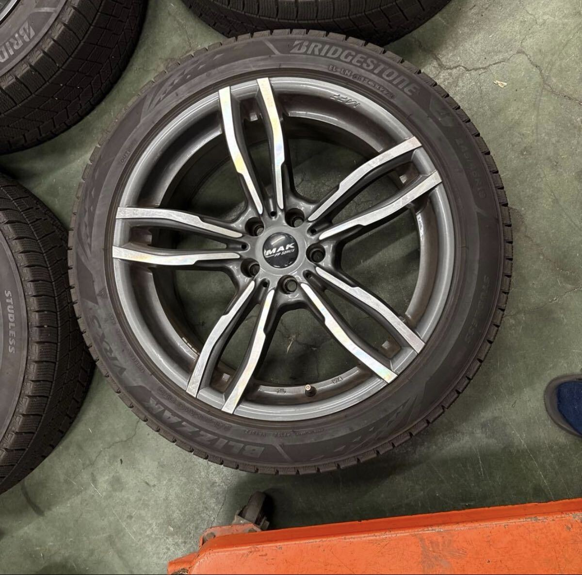 (状態良)スタッドレスタイヤ(ホイールセット)225/40R-19 4本セット_画像2