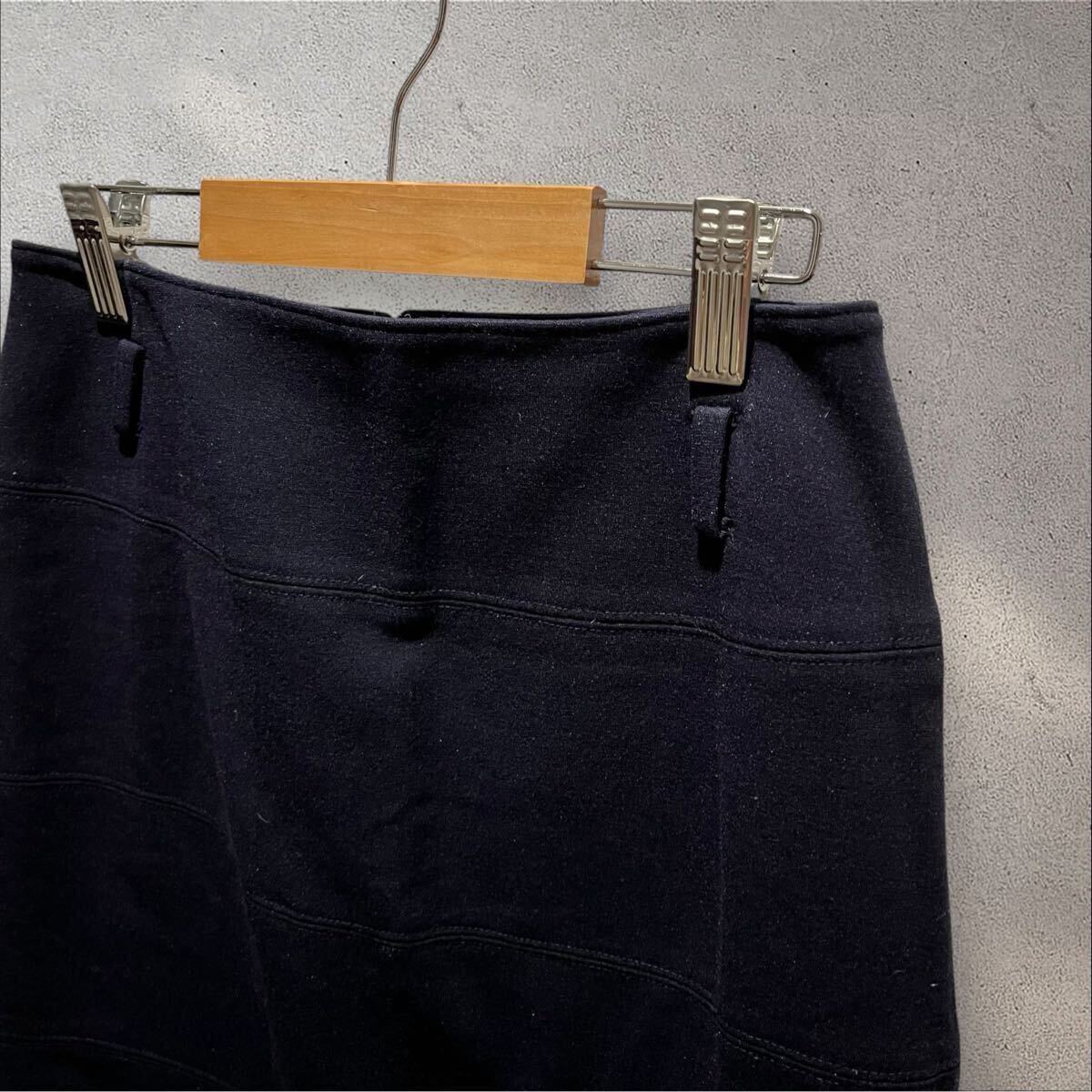 ナラカミーチェ　タイトスカート　紺　水平パネル　後ろスリット　０ NARACAMICIE ネイビー スカート_画像4