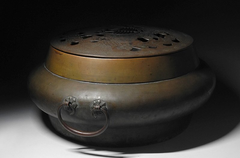 緑屋i■ 中国古玩　古銅　大香炉　透かし彫 寿字鳳凰紋火屋　幅約41.5cm　唐物 時代物　i9/10-6885/8-4#140_画像2