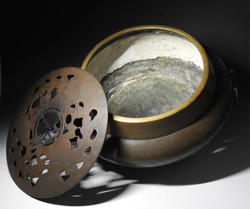 緑屋i■ 中国古玩　古銅　大香炉　透かし彫 寿字鳳凰紋火屋　幅約41.5cm　唐物 時代物　i9/10-6885/8-4#140_画像3