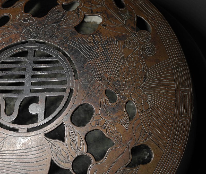 緑屋i■ 中国古玩　古銅　大香炉　透かし彫 寿字鳳凰紋火屋　幅約41.5cm　唐物 時代物　i9/10-6885/8-4#140_画像8