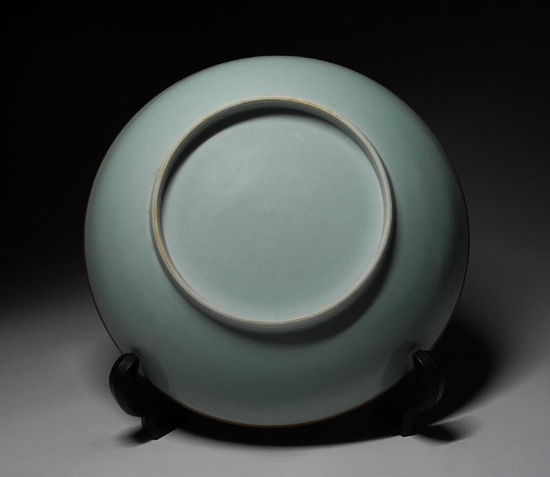 緑屋i■ 中国古玩　青磁 陽刻　皿　箱付　唐物 時代物　i9/1202-2/30-6#80_画像2