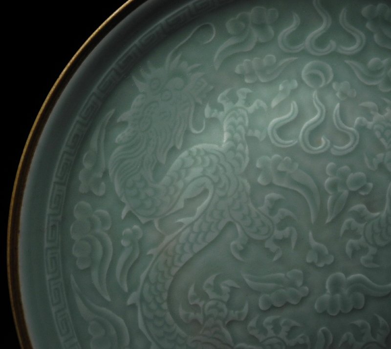 緑屋i■ 中国古玩　青磁 陽刻　皿　箱付　唐物 時代物　i9/1202-2/30-6#80_画像4