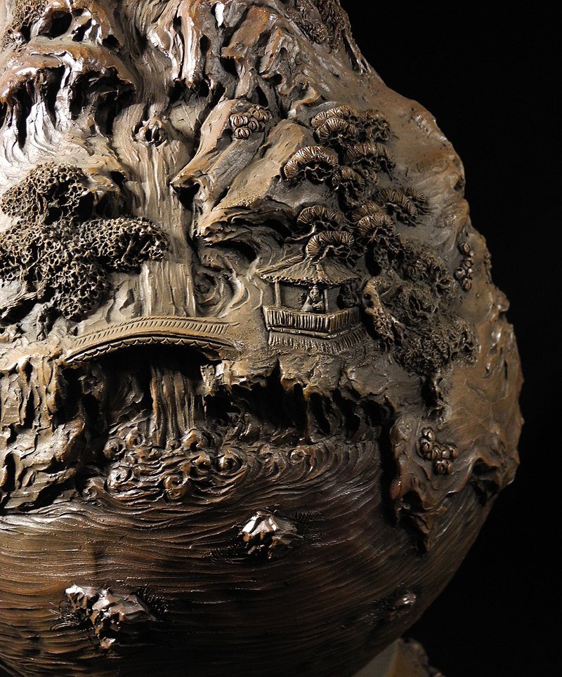 緑屋i■ 古賀 愁彩 作 鍋島 細密山水楼閣浮彫 大花瓶 蓋壺 台付 高約69cm 道園窯 時代物 古陶磁 i9/1202-5/4-5#160_画像6