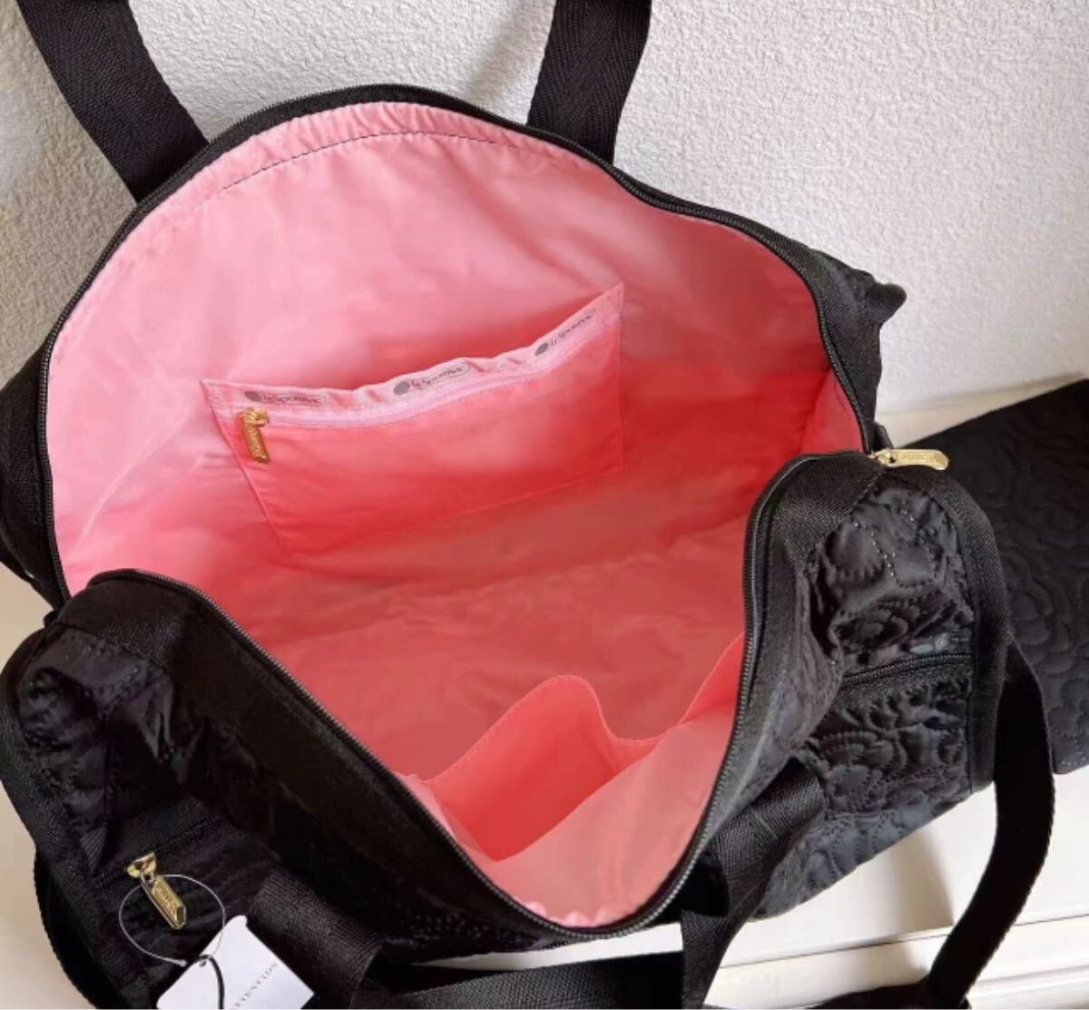 レスポートサック　ボストンバック　黒×花柄　ミニポーチ付　新品　未使用 Brandol / LeSportsac レスポートサック ボストンバッグ DELUXE MED