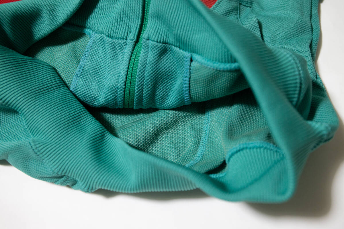 体操服★コロンバイン 学校ジャージ上着 エメラルドグリーン×赤 120 未使用品即決！_画像4