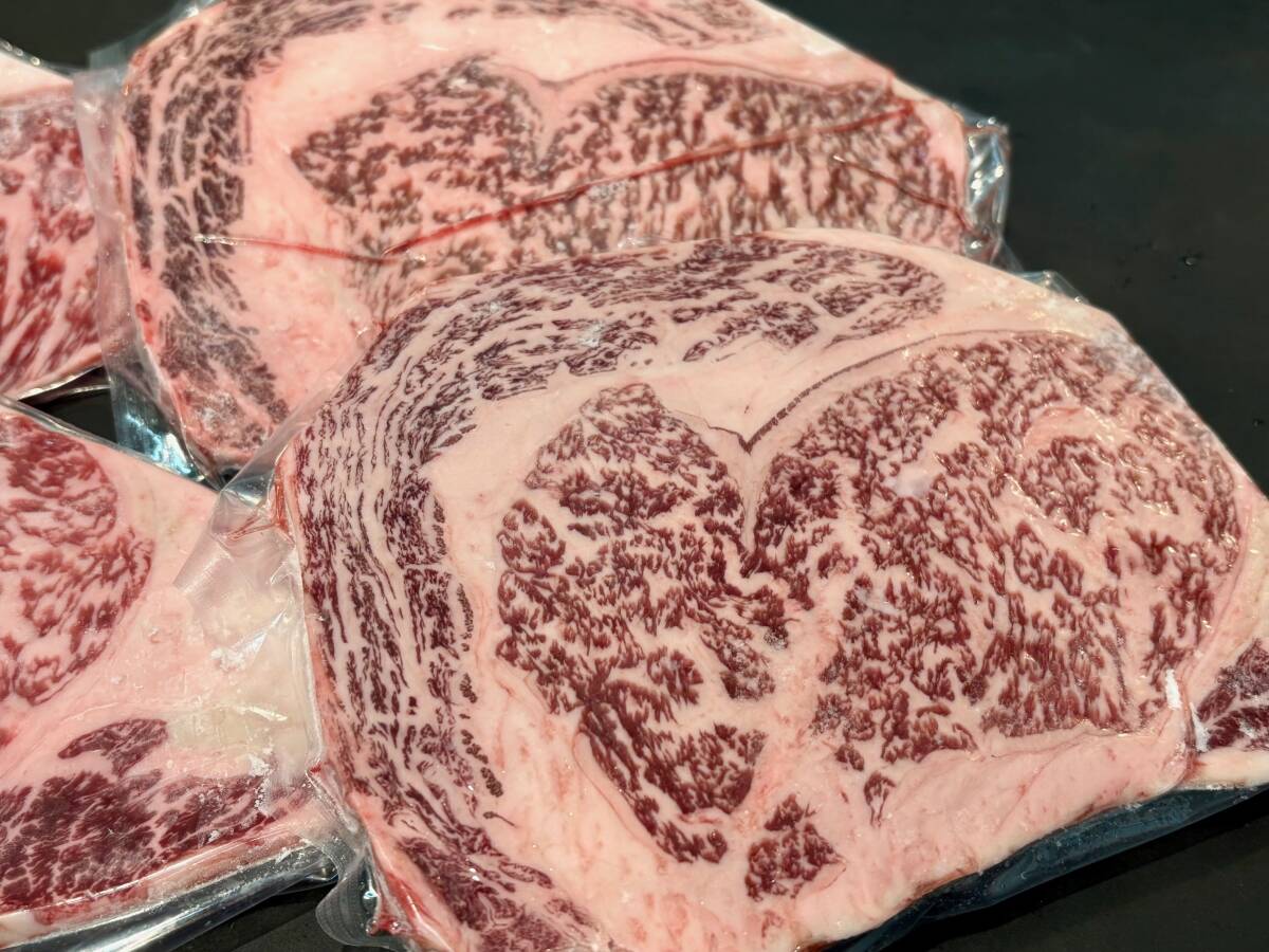 [ распродажа ] предубеждение. самка корова [.. корова ] местного производства корова ребра мясо для жаркого порез . сбрасывание ( сечение ) полная масса 1.0... корова роскошь мягкость стейк на данный момент товар изображение * есть перевод специальная цена *