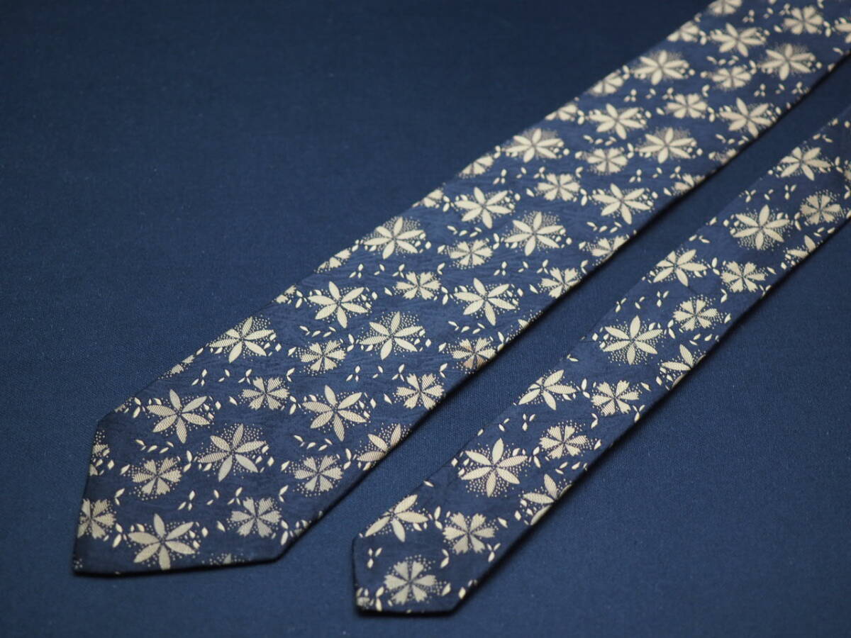  прекрасный товар [ETRO Etro ] G2797 черный оттенок золота SILK бренд галстук б/у одежда хорошая вещь перепродажа скупка 