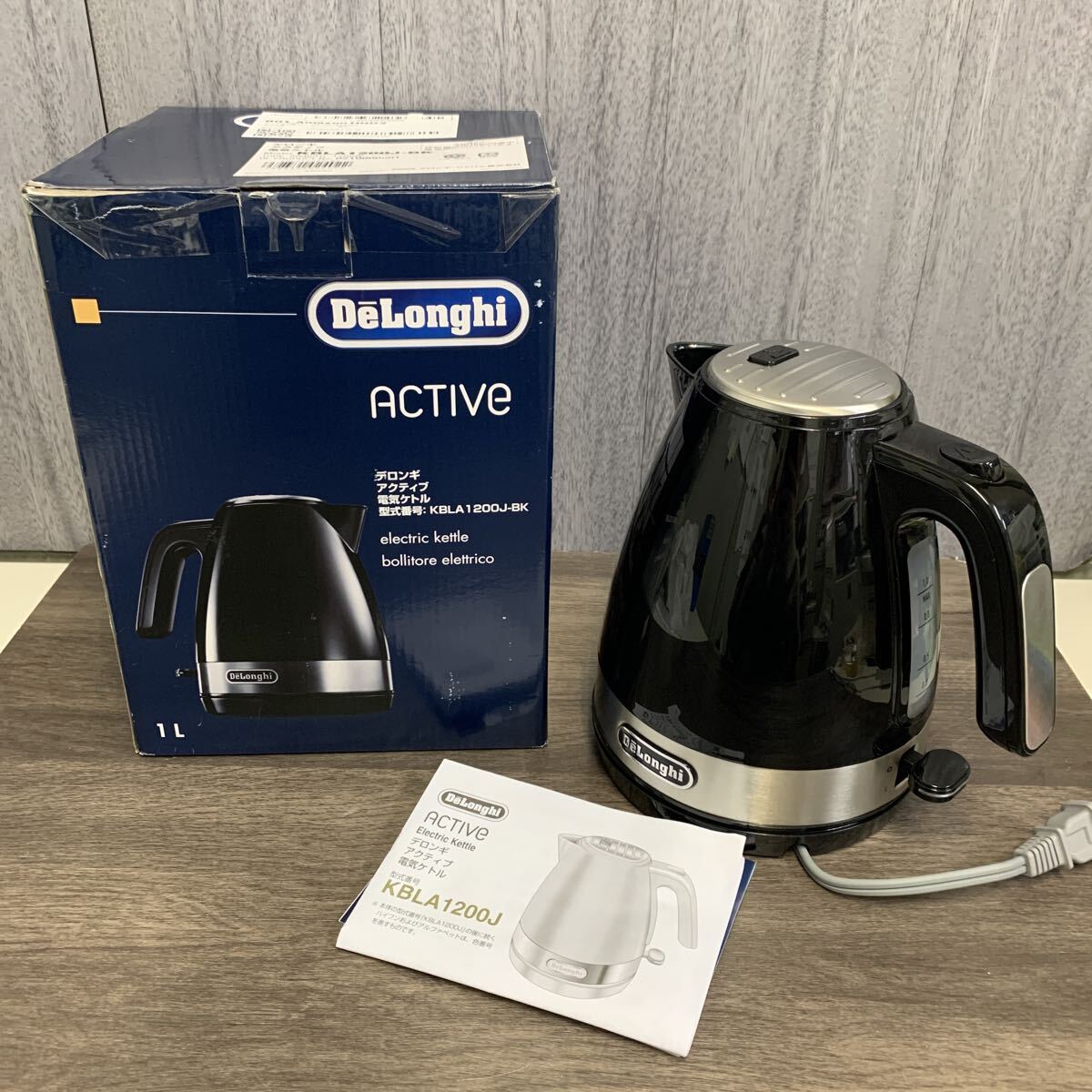 y120204m DeLonghi(デロンギ) De'Longhi電気ケトル アクティブ シリーズ KBLA1200J-BK イタリアンデザイン 1.0L_画像1