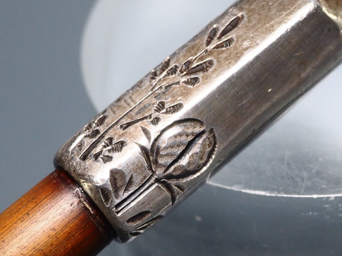 【治】時代喫煙具 銀製 竹羅宇 銅象嵌 花彫煙管☆(検索:キセル パイプ 喫煙具 莨具 煙草具 彫刻 彫金 古い 明治金工 古作 時代) BCH066_画像3