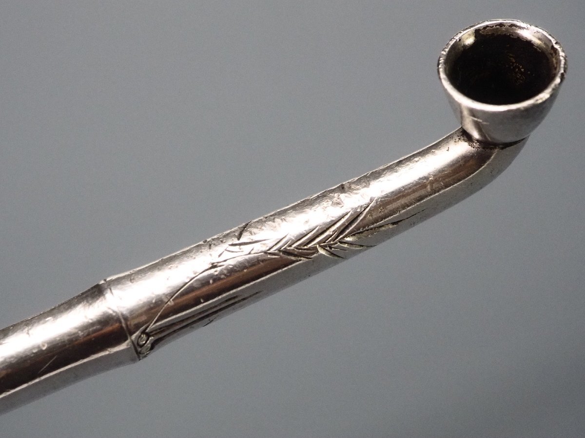 【治】『光寿』作 銀製無垢 竹彫 煙管☆銀重37ｇ (検索:キセル パイプ 喫煙具 莨具 煙草具 彫刻 彫金 古い 明治金工 古作 時代品) BCH062_画像2