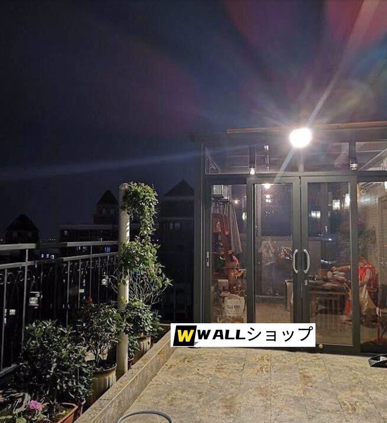 600W街灯ソーラーライト屋外用 防水 高輝度 自動点灯 バッテリー残量表示 太陽光発電 防犯 玄関/庭ガーデンライト投光器*2 照明_画像3