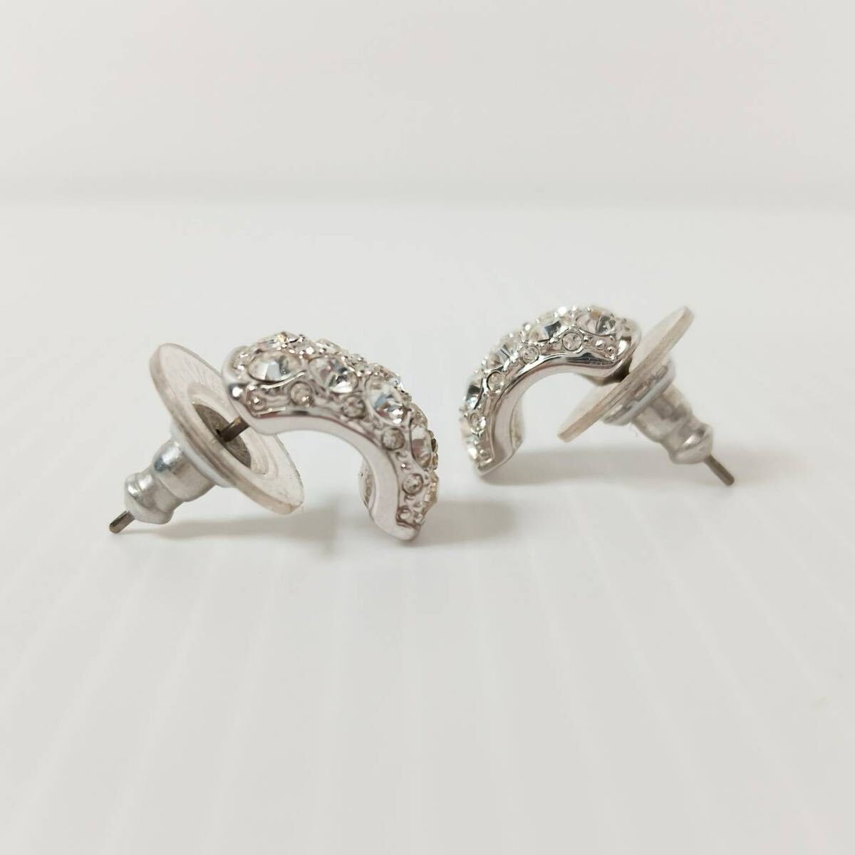 SWAROVSKI Swarovski crystal серьги серебряный серебряный цвет аксессуары серьги женский ювелирные изделия декортивный элемент stud 