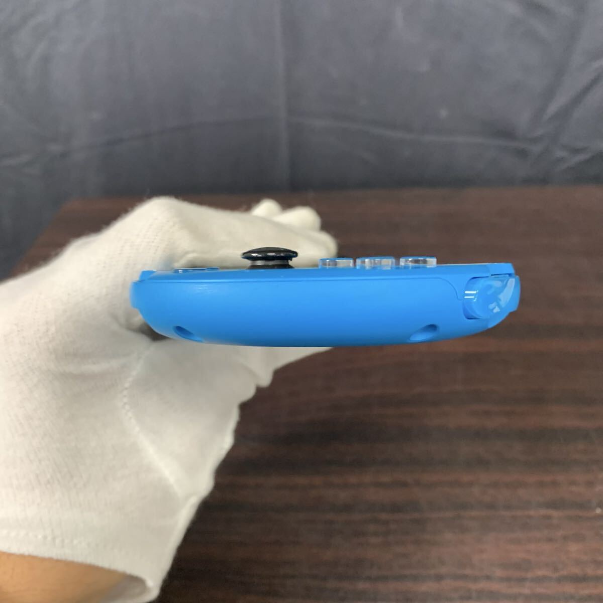 ●【売り切り】そこそこ美品 SONY ソニー PlayStationVita PCH-2000 Wi-Fiモデル アクアブルー 箱/説明書/ソフト付属 動作確認済み_画像5