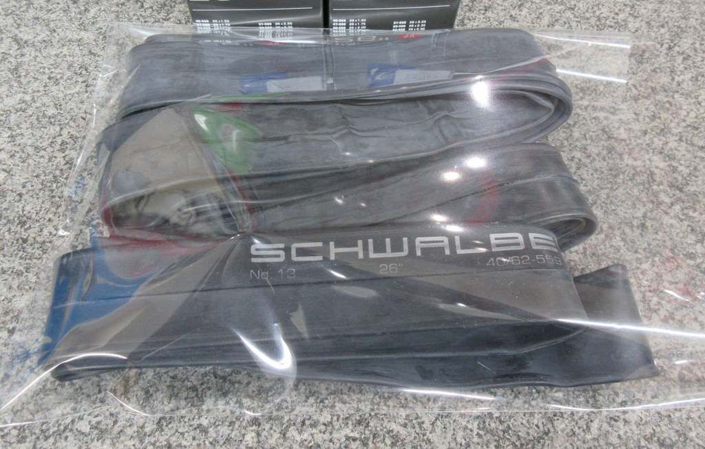 shuwarube/ schwalbe 700x28-45C AV17 рис тип камера /40mm клапан(лампа) 2 шт не использовался товар 