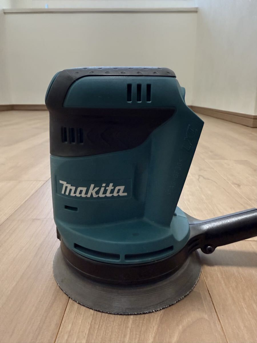 マキタ makita 18V BO180D 充電式ランダムオービットサンダー　中古品　アシレックスやバフ系のセットのオマケ付き_画像4