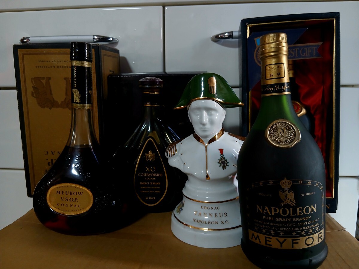 古酒 コニャック5本まとめて!Courvoisier X.O. Tanneur Napoleon Meukow VSOP,Meyfor Napoleon,Arnoux Napoleon クルボワジェ_画像1