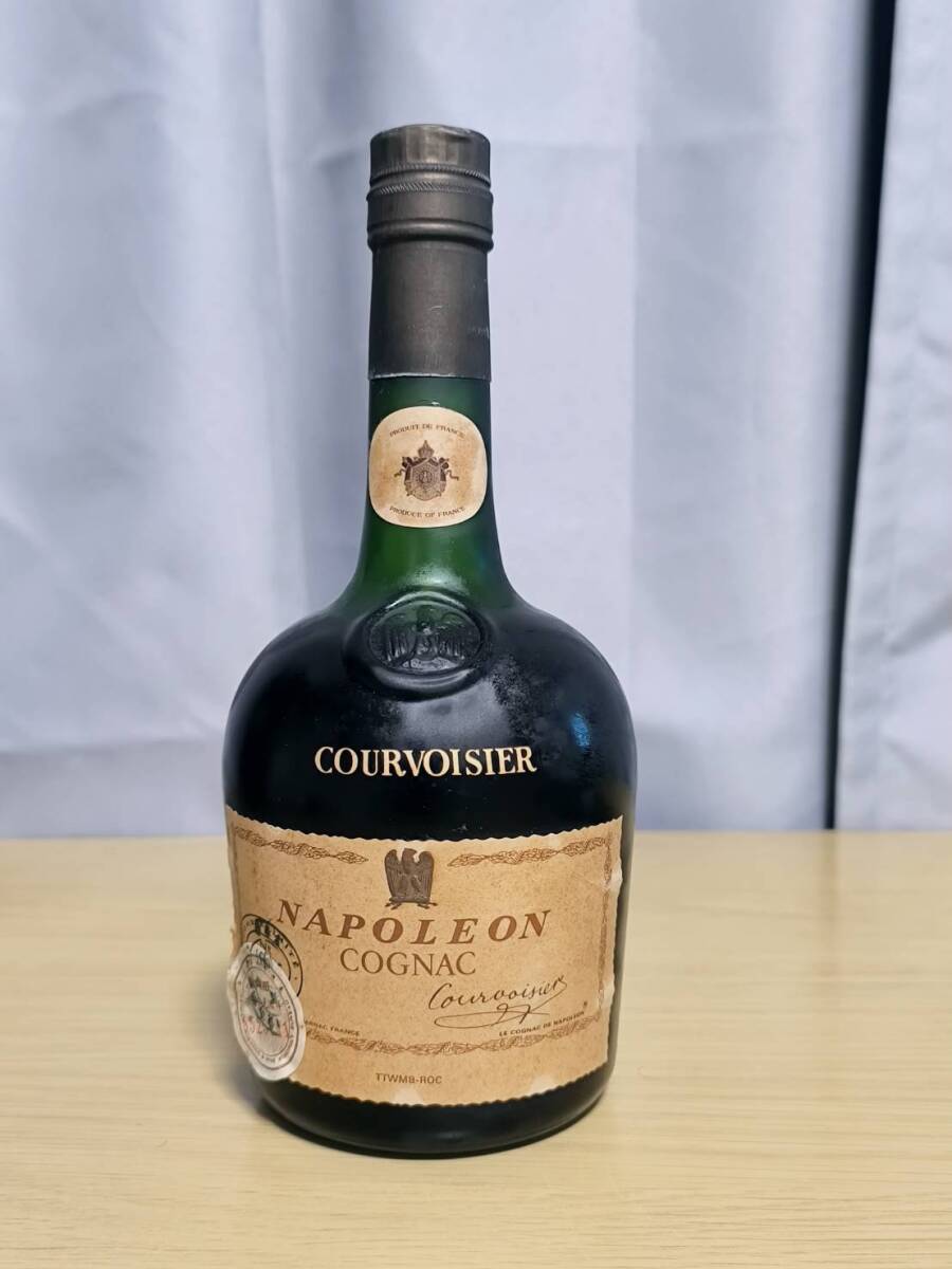 【1円スタート】/25　COURVOISIER　クルボアジェ　ナポレオン　40％　700ｍｌ　古酒　箱付き　未開栓_画像2