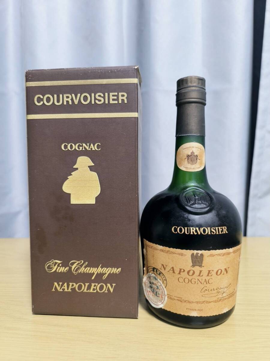 【1円スタート】/25　COURVOISIER　クルボアジェ　ナポレオン　40％　700ｍｌ　古酒　箱付き　未開栓_画像1