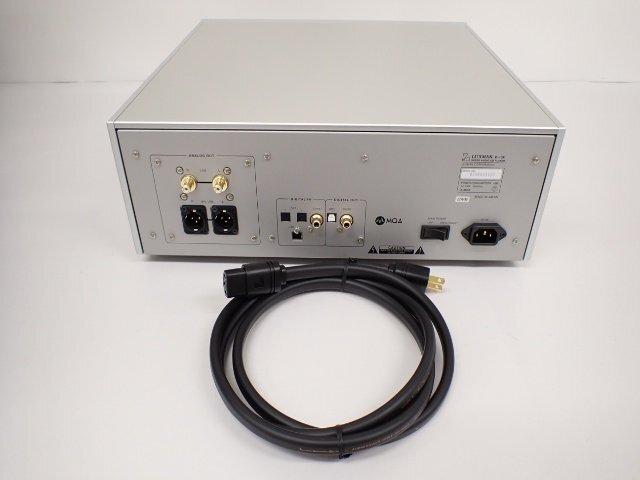 [ оригинальная коробка иметь ] прекрасный товар LUXMAN D-10X 2022 год производства Luxman D/A конвертер USB-DAC установка CD SACD плеер дистанционный пульт / инструкция есть % 7476D-1