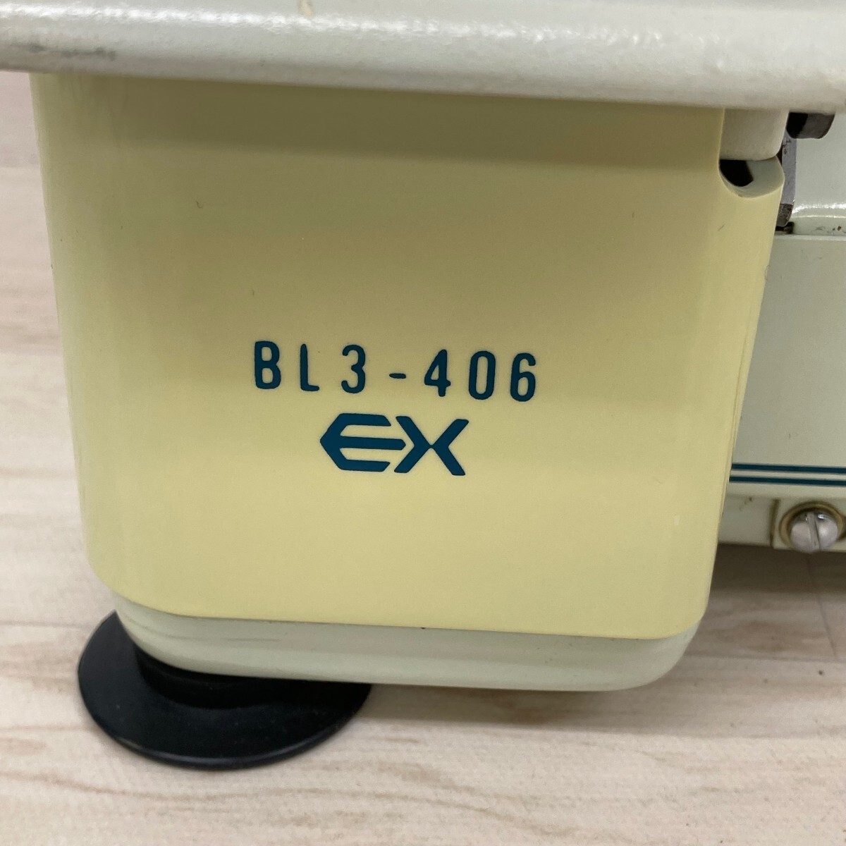 JUKI Juki baby lock baby швейная машинка с оверлоком BL3-406 корпус foot контроллер имеется рабочее состояние подтверждено шитье ручная работа Showa Retro [OR00710]